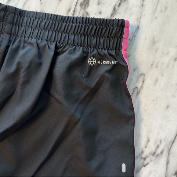 Adidas Marathon 20 Shorts 3" Women's Small - Picture 5 of 7